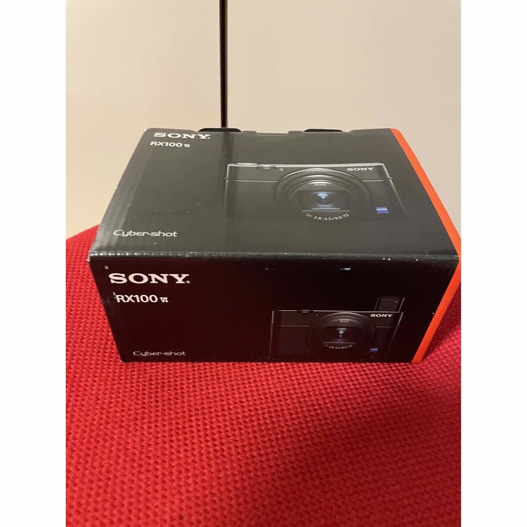 新品未開封　SONY Cyber−Shot RX DSC-RX100M6 スマホ/家電/カメラのカメラ(コンパクトデジタルカメラ)の商品写真