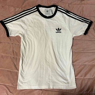 アディダス(adidas)のadidas tシャツ(Tシャツ(半袖/袖なし))