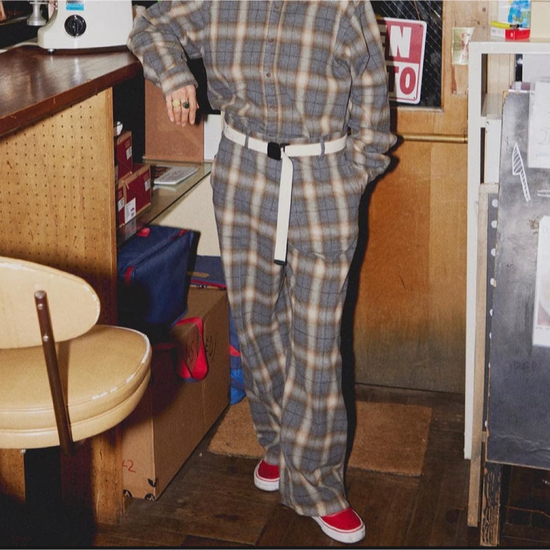 UNDERCOVER(アンダーカバー)のDorothy Hendricks FLANNEL BOTTOM メンズのパンツ(スラックス)の商品写真