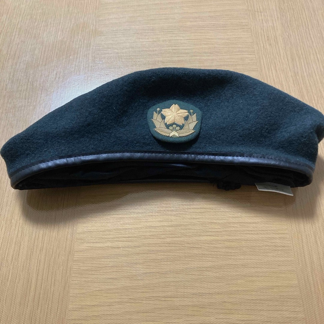 陸上自衛隊　ベレー帽　帽章付き　サイズL PX品 エンタメ/ホビーのミリタリー(個人装備)の商品写真