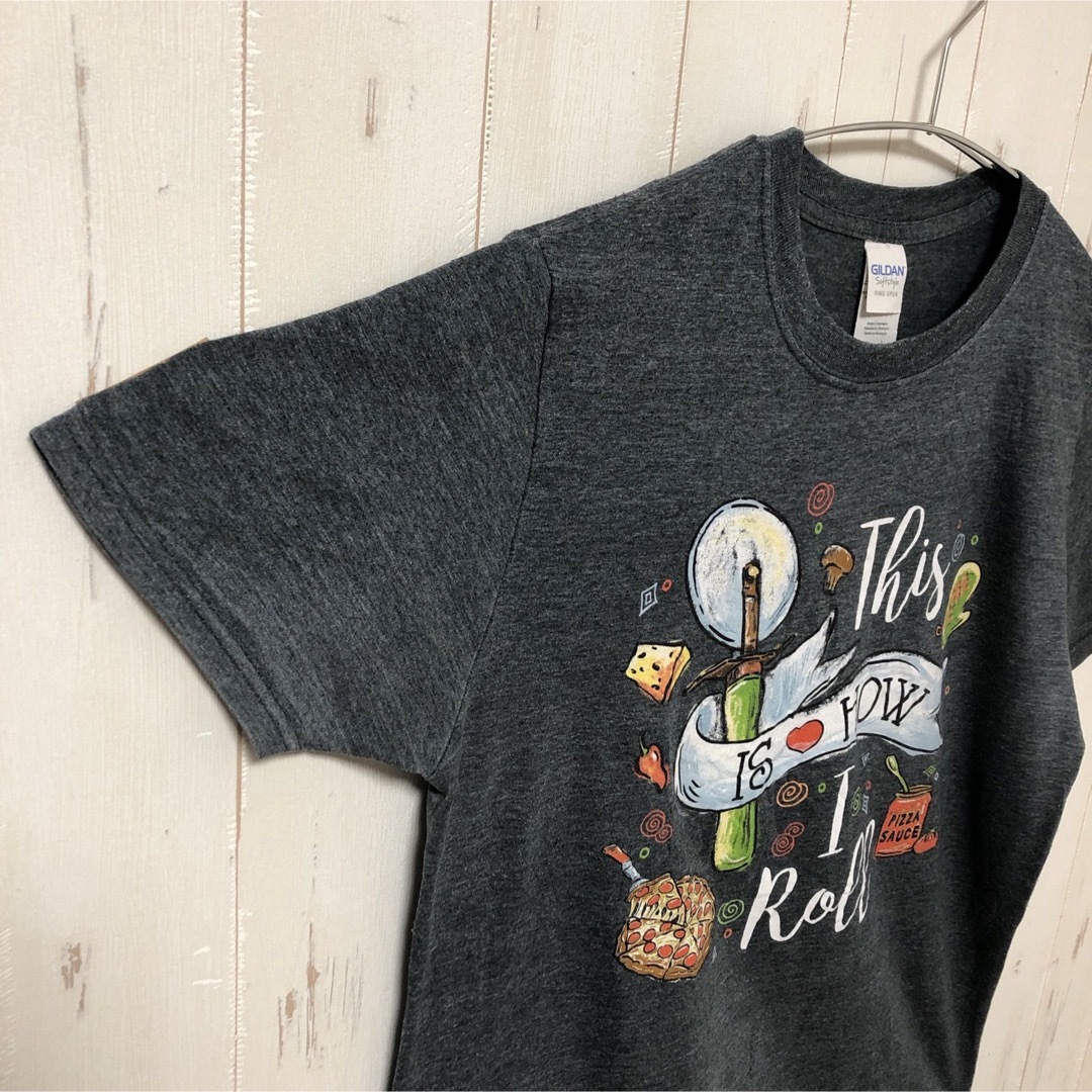 GILDAN(ギルタン)のGILDAN ギルダン ピザ イラスト プリントtシャツ 半袖 グレー 海外古着 メンズのトップス(Tシャツ/カットソー(半袖/袖なし))の商品写真