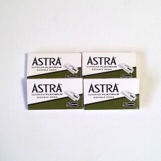 両刃カミソリ替刃 《ASTRA Superior Platinum》 20枚(カミソリ)