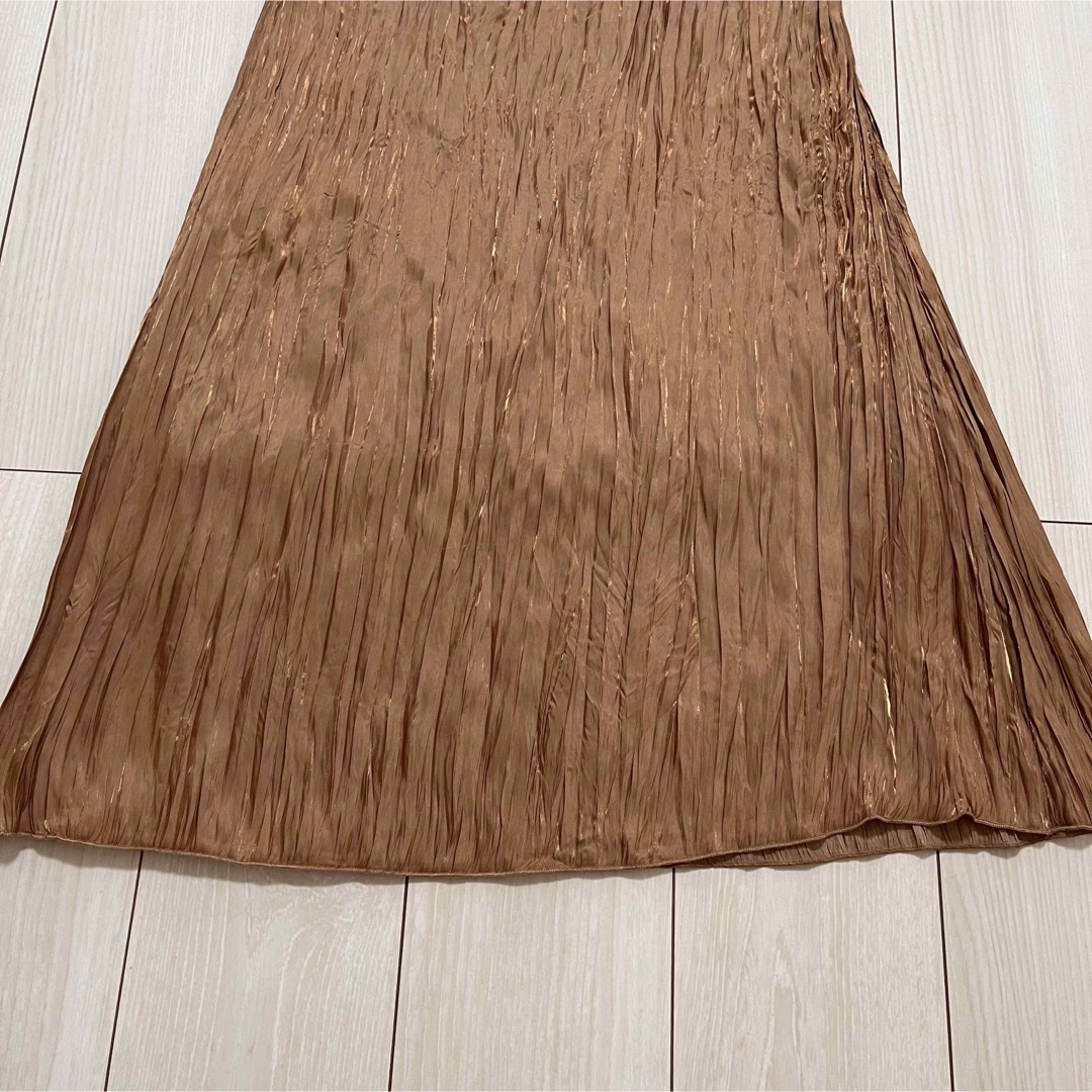 LagunaMoon(ラグナムーン)のLAGUNAMOON  新品　プリーツ　ロングスカート　ベージュ　定価15400 レディースのスカート(ロングスカート)の商品写真