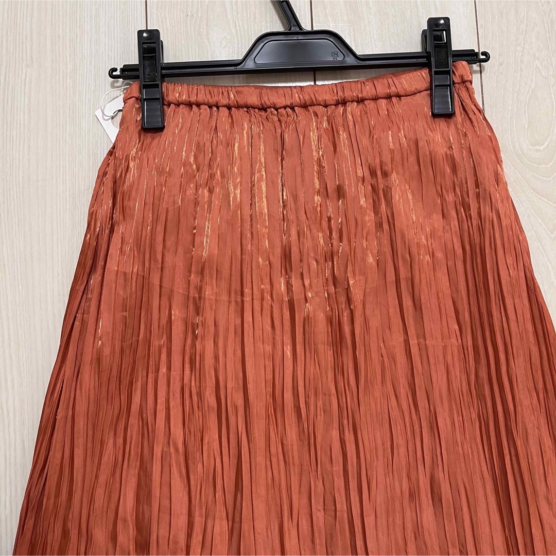 LagunaMoon(ラグナムーン)のLAGUNAMOON 新品　プリーツ　ロングスカート　オレンジ　定価15400円 レディースのスカート(ロングスカート)の商品写真