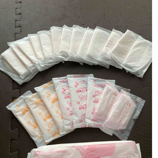 アカチャンホンポ(アカチャンホンポ)の母乳パッド　個包装　22枚(母乳パッド)
