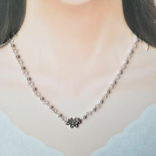 蝶とバールのネックレス　結婚式、卒業式、入学式、成人式(ネックレス)