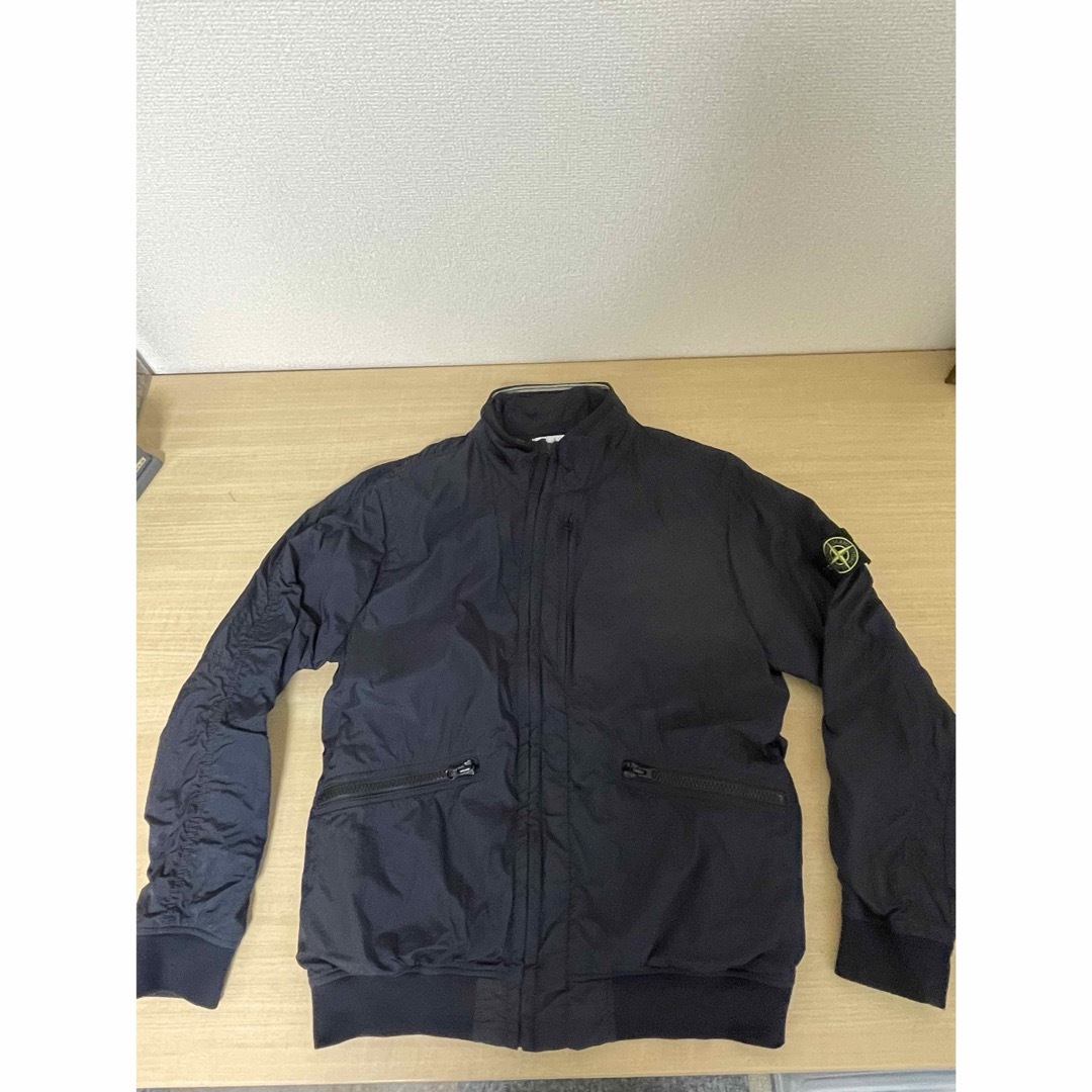 STONE ISLAND(ストーンアイランド)の訳あり　ストーンアイランド　ナイロン　ジャケット　L メンズのジャケット/アウター(ナイロンジャケット)の商品写真