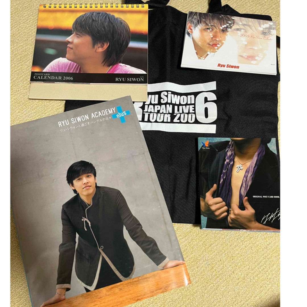 リュ・シウォン Ryu Siwon 写真集 カレンダー ポストカードバッグ  エンタメ/ホビーのCD(K-POP/アジア)の商品写真