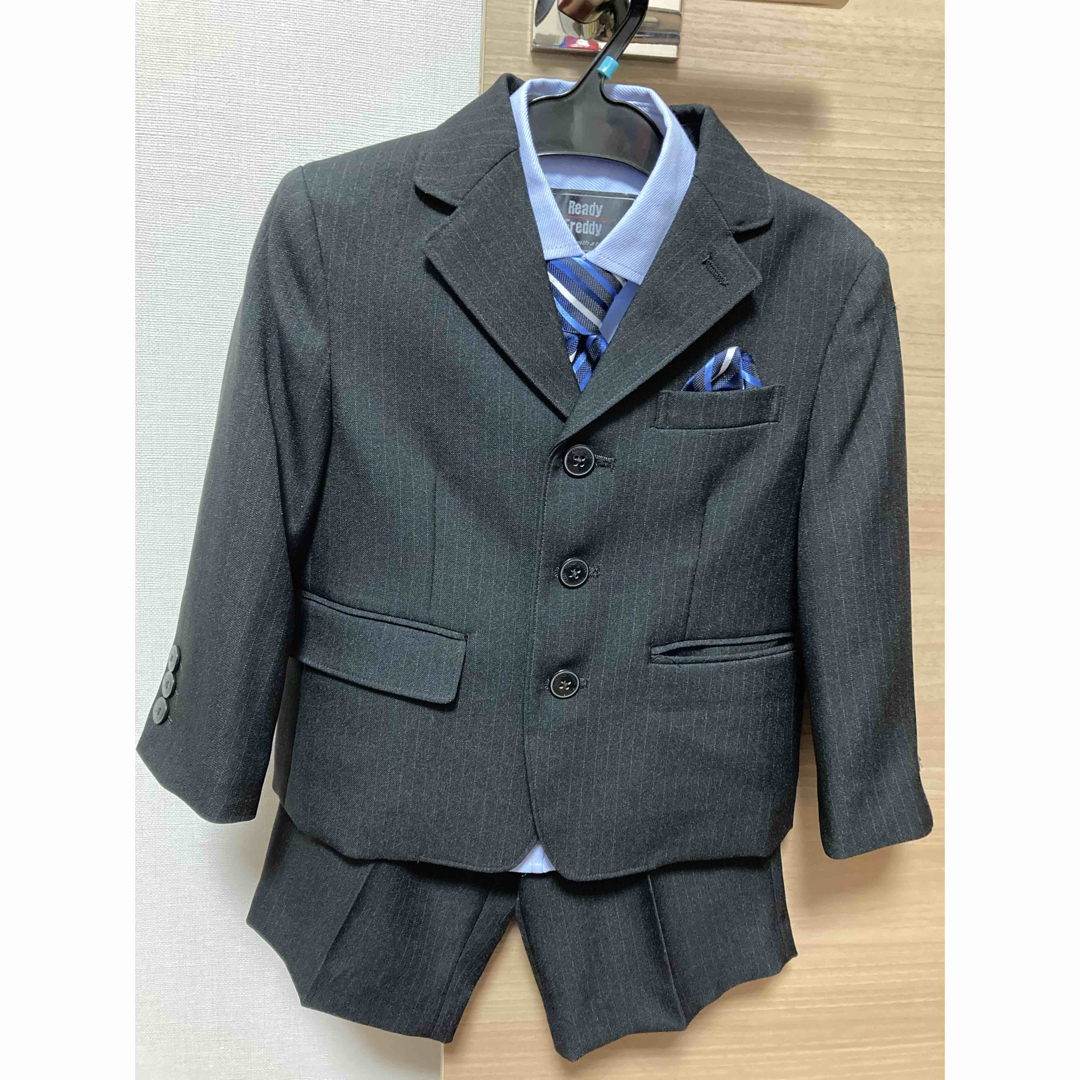 男の子用フォーマルスーツ　サイズ100 キッズ/ベビー/マタニティのキッズ服男の子用(90cm~)(ドレス/フォーマル)の商品写真