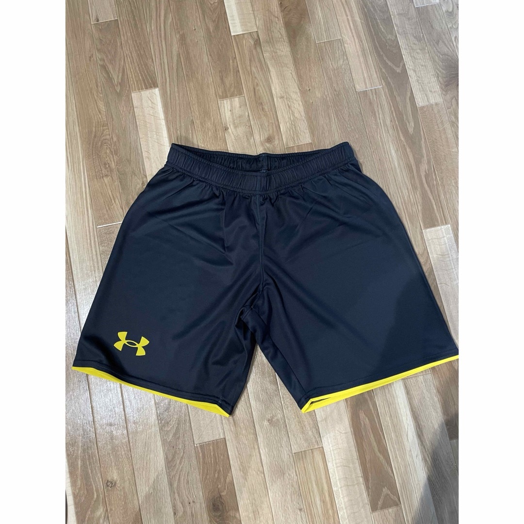 UNDER ARMOUR(アンダーアーマー)のアンダーアーマー　サッカーパンツ　XXL ブラック　ゲームパンツ　新品 スポーツ/アウトドアのサッカー/フットサル(ウェア)の商品写真