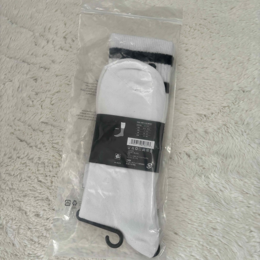 UGG(アグ)の新品未使用 UGGロゴソックス靴下 Lathan Logo Crew Sock レディースのレッグウェア(ソックス)の商品写真