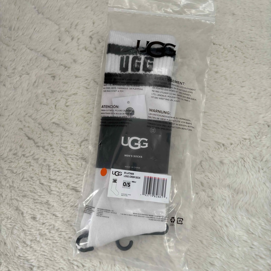 UGG(アグ)の新品未使用 UGGロゴソックス靴下 Lathan Logo Crew Sock レディースのレッグウェア(ソックス)の商品写真