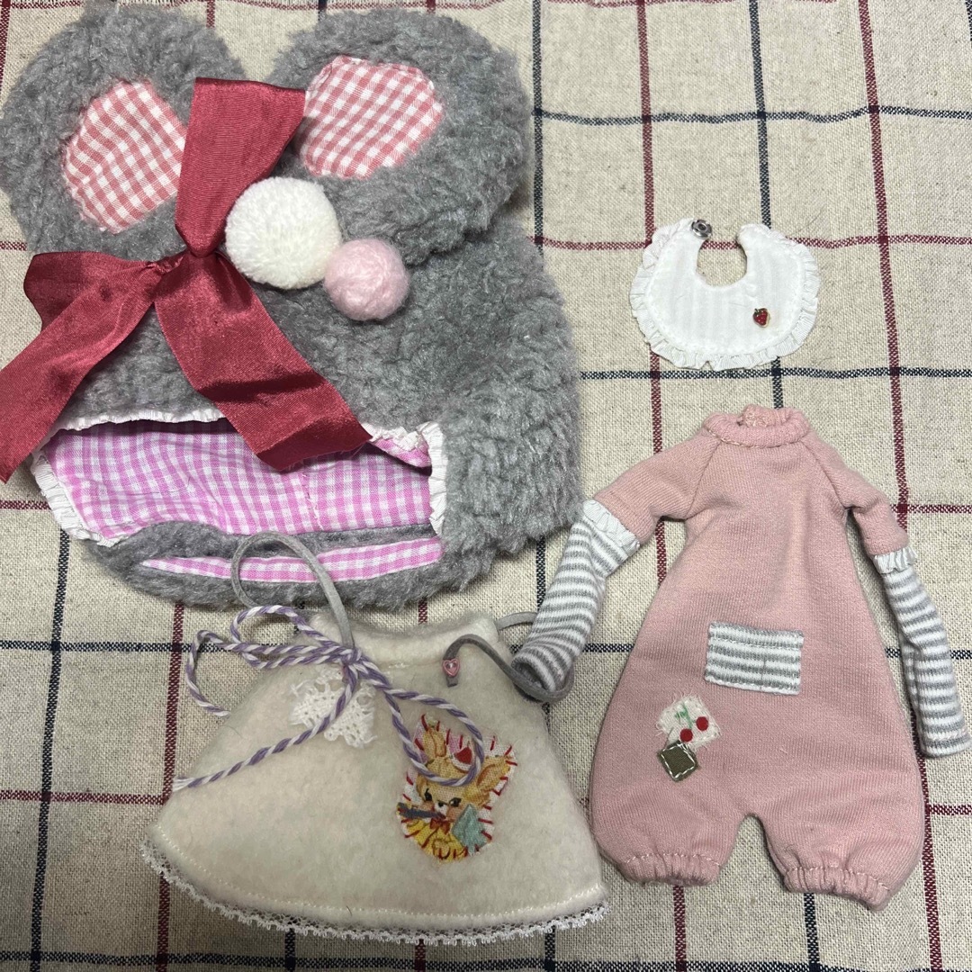 ブライス アウトフィット ハンドメイドのぬいぐるみ/人形(人形)の商品写真