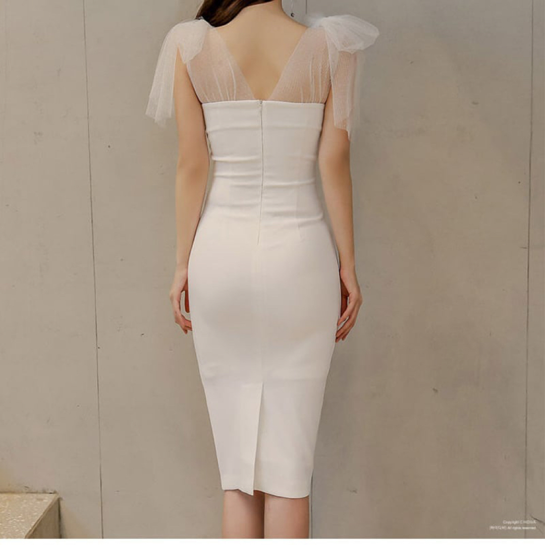 EmiriaWiz(エミリアウィズ)のオフショルリボンドレス♡ホワイト レディースのフォーマル/ドレス(ロングドレス)の商品写真