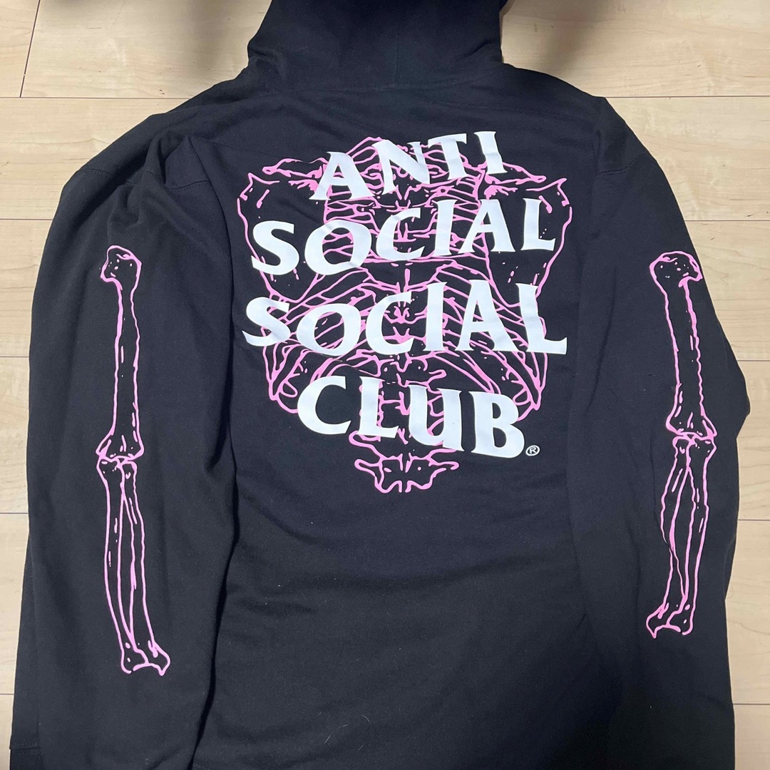 ANTI SOCIAL SOCIAL CLUB(アンチソーシャルソーシャルクラブ)の激レア　アンチソーシャルクラブ　ボーン　パーカー　2xl  メンズのトップス(パーカー)の商品写真