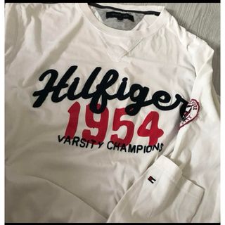 トミーヒルフィガー(TOMMY HILFIGER)のtommy hilfigerトミーヒルフィガー　ロンT  長袖　ロゴ XL(Tシャツ/カットソー(七分/長袖))