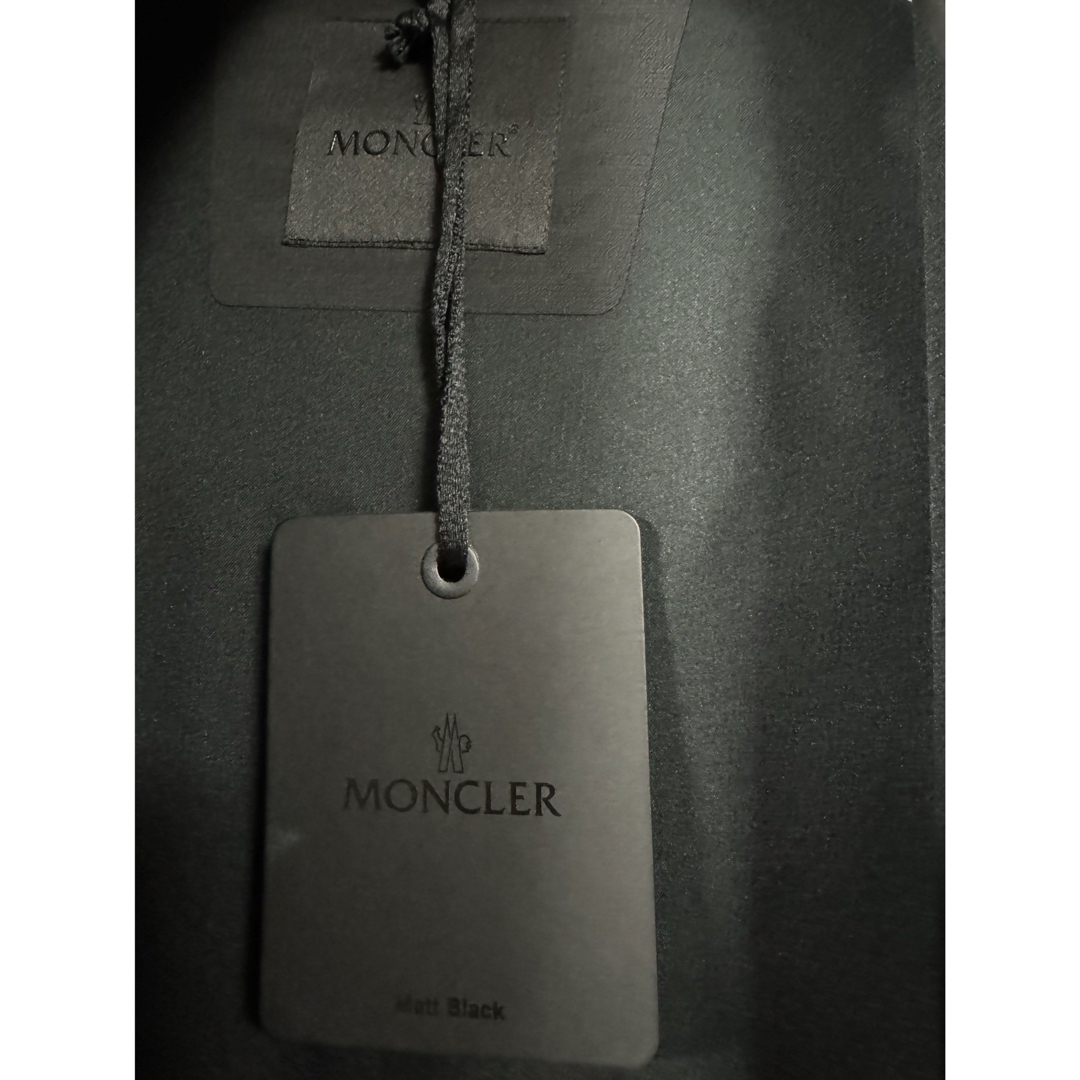 MONCLER(モンクレール)のモンクレール　ナイロンコート　新品未使用 メンズのジャケット/アウター(その他)の商品写真