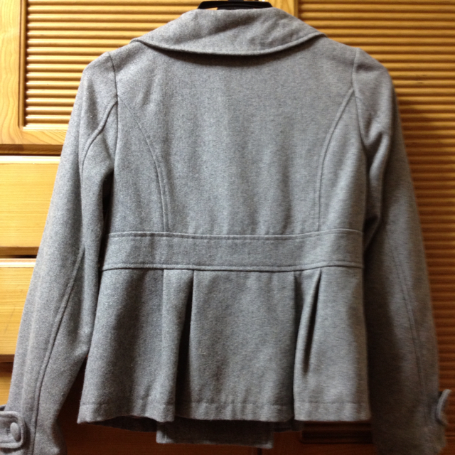 F i.n.t(フィント)のF.I.N.T リボン付きコート グレー レディースのジャケット/アウター(ピーコート)の商品写真