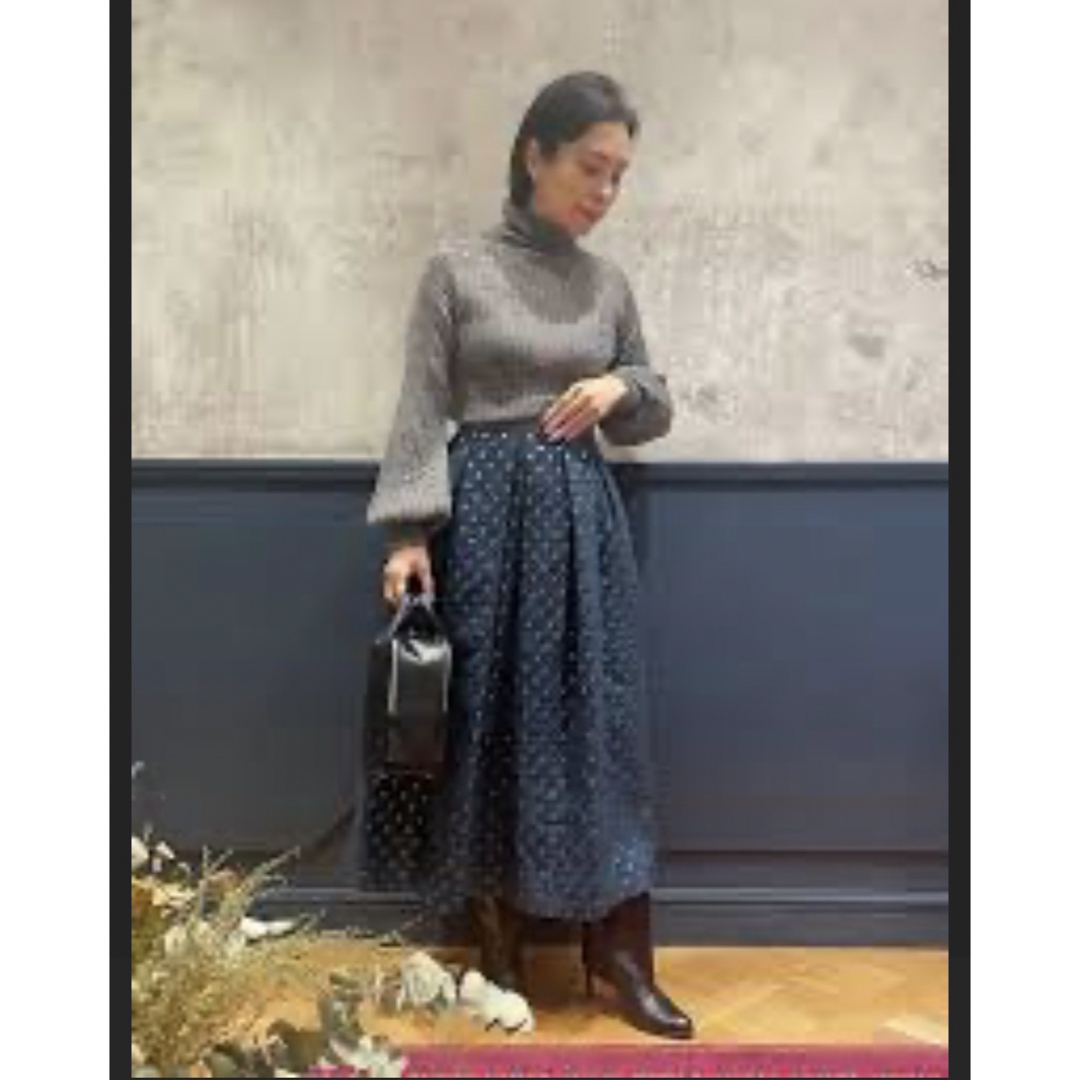 IENA LA BOUCLE(イエナラブークル)のイエナIENA LA BOUCLEドットジャガードタックスカート ネイビー美品 レディースのスカート(ロングスカート)の商品写真
