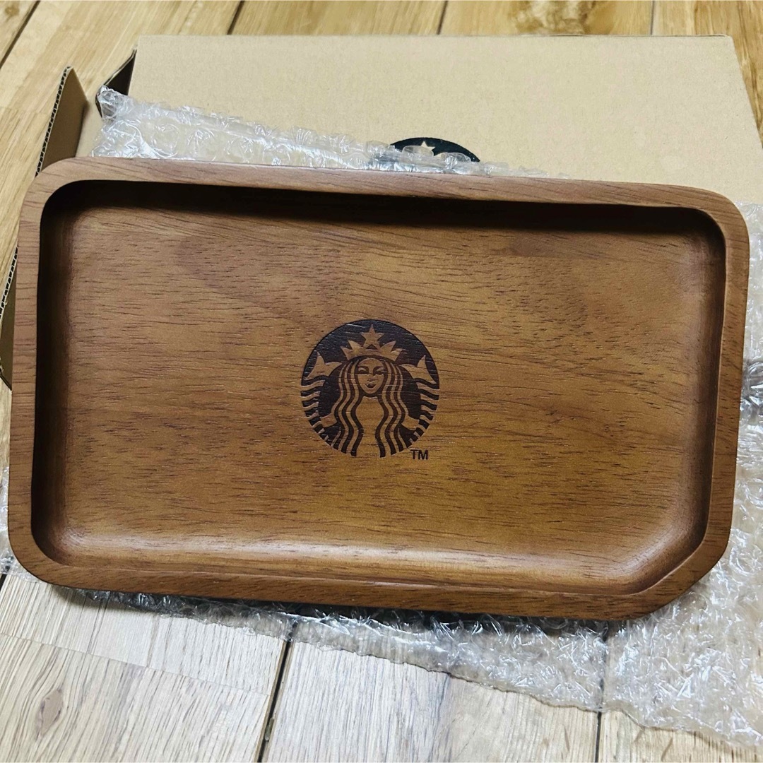 Starbucks(スターバックス)の韓国　スタバ　RTD ウッドトレイ　ノベルティ インテリア/住まい/日用品のキッチン/食器(テーブル用品)の商品写真