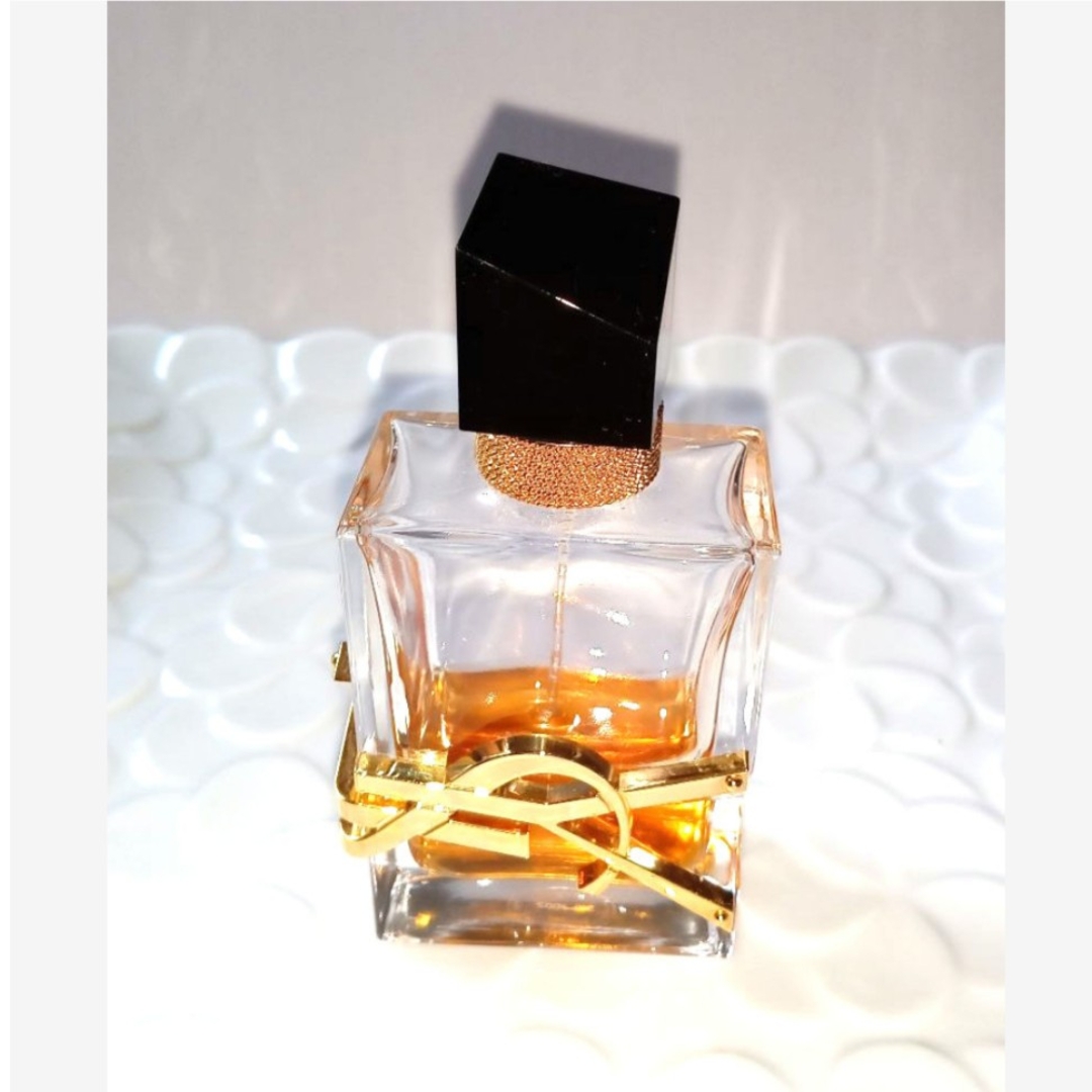 Yves Saint Laurent(イヴサンローラン)のイヴサンローラン リブレオーデパルファムアンタンス 50mL コスメ/美容の香水(香水(女性用))の商品写真