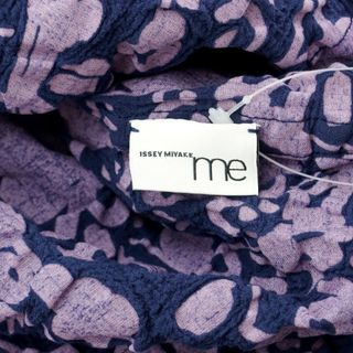 中古】ミー イッセイミヤケ me ISSEY MIYAKE 2024年春夏 プリーツ加工 中古】ミー イッセイミヤケ me ISSEY MIYAKE 2024年春夏 プリーツ加工