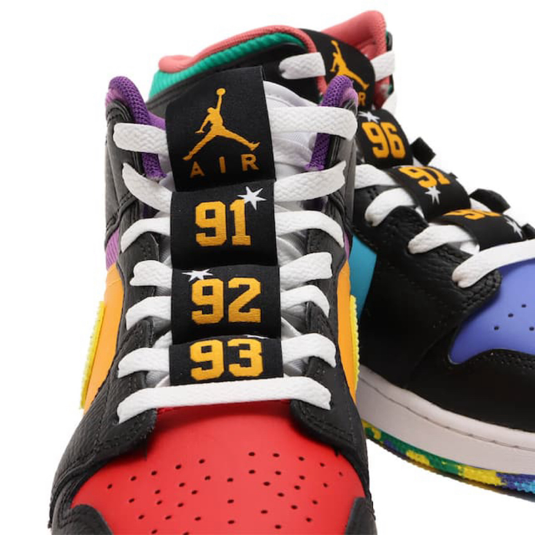 Jordan Brand（NIKE）(ジョーダン)の左右非対称◎カモフラ【新品】24.5　GS エア ジョーダン 1 MID SS レディースの靴/シューズ(スニーカー)の商品写真