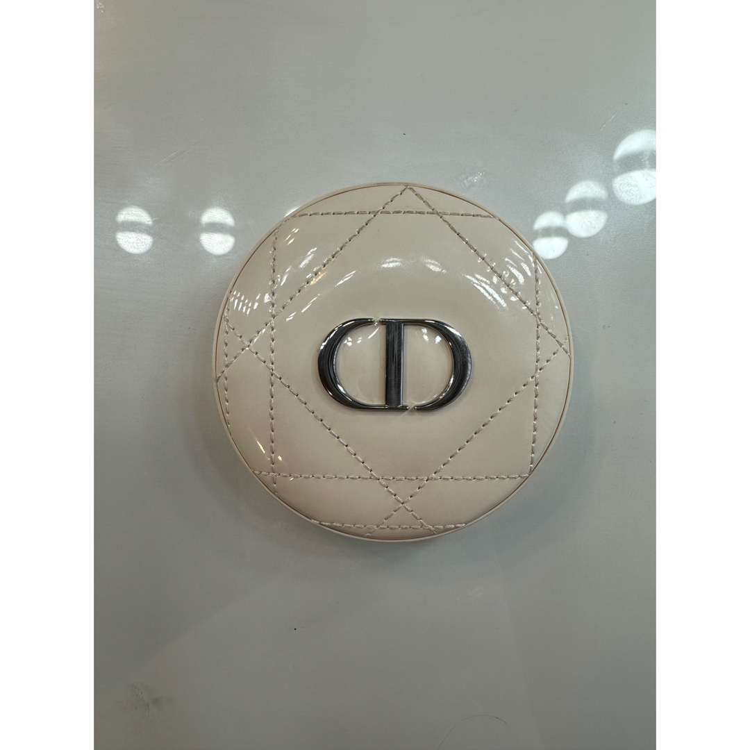 Dior(ディオール)のDior スキンフォーエヴァー クチュールルミナイザー02 コスメ/美容のベースメイク/化粧品(その他)の商品写真