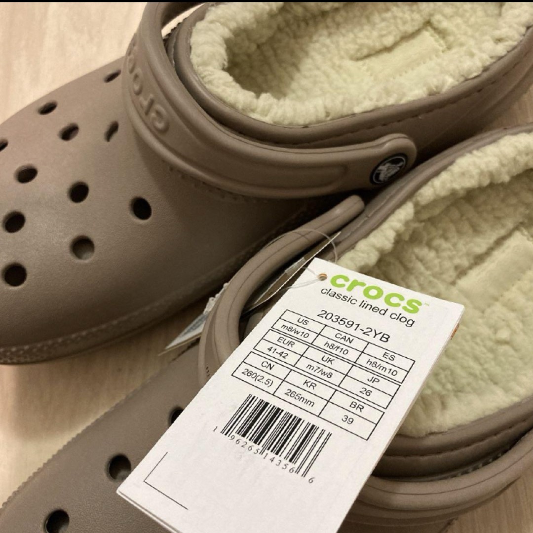 crocs(クロックス)の新品 26㎝ クロックス クラシック ラインド クロッグ ベージュ ボア付き メンズの靴/シューズ(サンダル)の商品写真