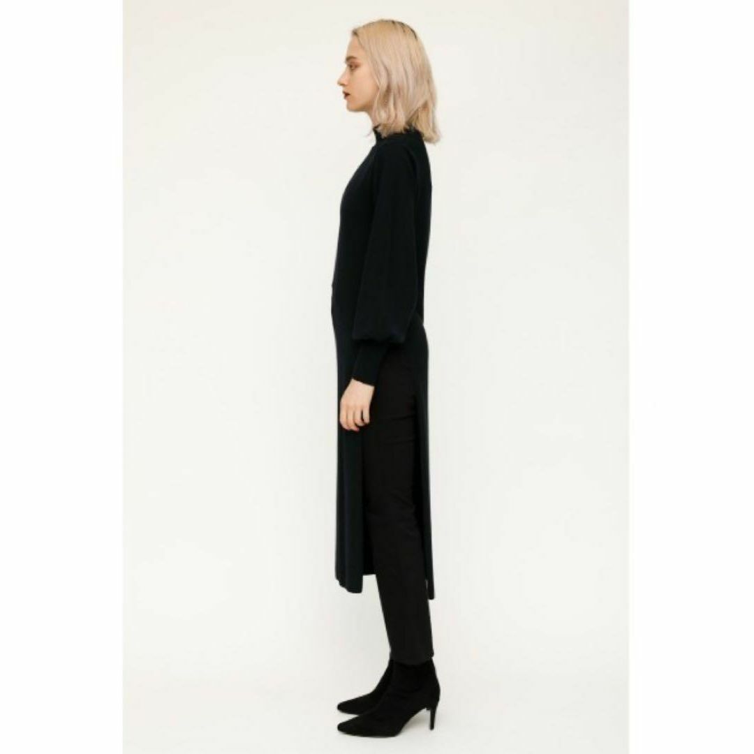 SLY(スライ)のSLY ASYMMETRY H/N LONG ハイネックニットトップス スリット レディースのワンピース(ロングワンピース/マキシワンピース)の商品写真