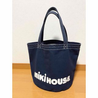 ミキハウス(mikihouse)の【美品】ミキハウス　バケツ型　ロゴトートバッグ(マザーズバッグ)