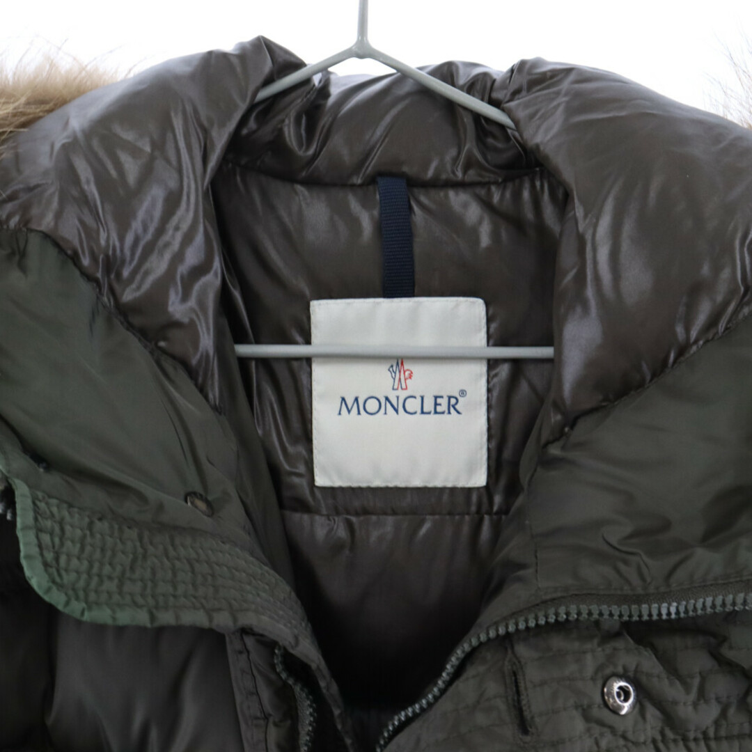 MONCLER(モンクレール)のMONCLER モンクレール CHARENTE シャラント ファー付き ダウンジャケット カーキ 120914160720 54155 メンズのジャケット/アウター(ダウンジャケット)の商品写真