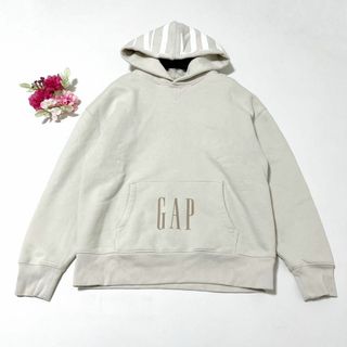 ギャップ(GAP)のGAP パーカー 裏起毛 フード ロゴ ポケット ベージュ サイズS(パーカー)