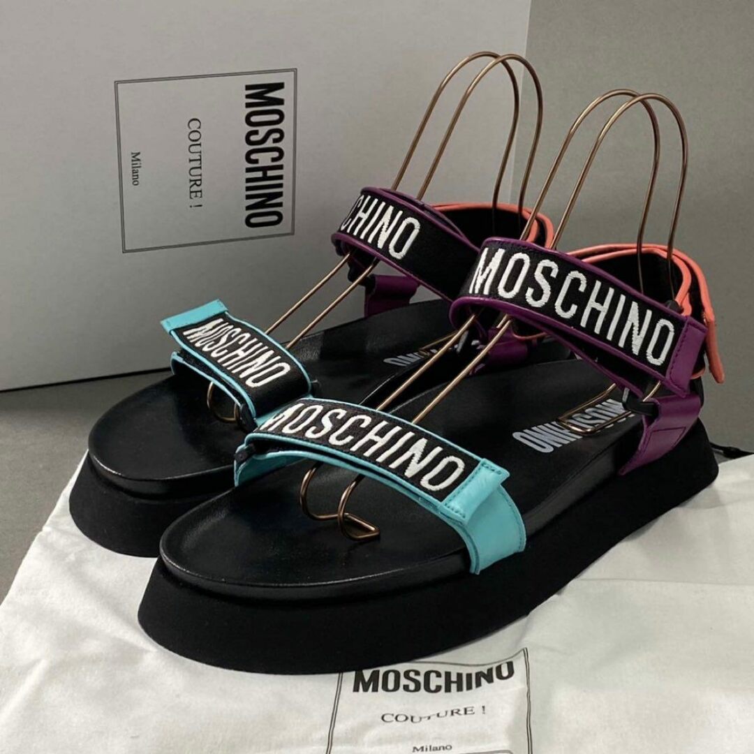 MOSCHINO(モスキーノ)の5f26 《極美品》 MOSCHINO モスキーノ レザー スポーツサンダル 43 ブラック ロゴテープ ベルクロ シューズ マルチ 箱等付属 スペイン製 メンズの靴/シューズ(サンダル)の商品写真