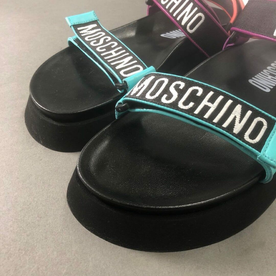 MOSCHINO(モスキーノ)の5f26 《極美品》 MOSCHINO モスキーノ レザー スポーツサンダル 43 ブラック ロゴテープ ベルクロ シューズ マルチ 箱等付属 スペイン製 メンズの靴/シューズ(サンダル)の商品写真