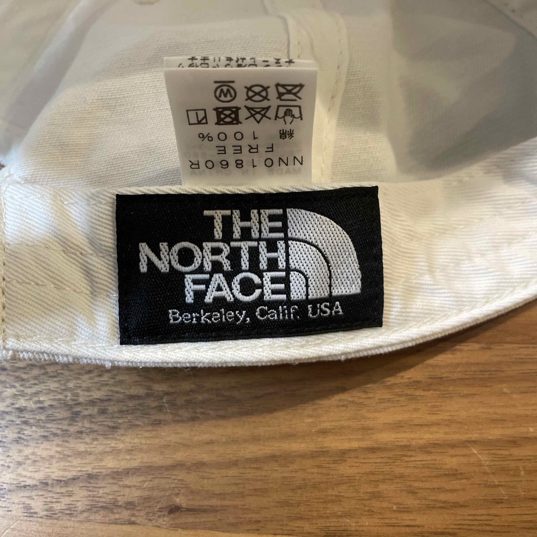 THE NORTH FACE(ザノースフェイス)のノースフェイス　STANDARD ホワイトキャップ　帽子 レディースの帽子(キャップ)の商品写真