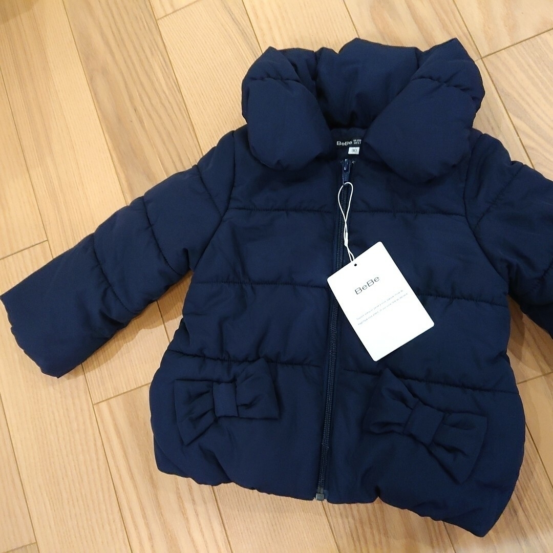 BeBe(ベベ)の新品  bebe  90  ダウン風コート  ネイビー  黒 キッズ/ベビー/マタニティのキッズ服女の子用(90cm~)(コート)の商品写真