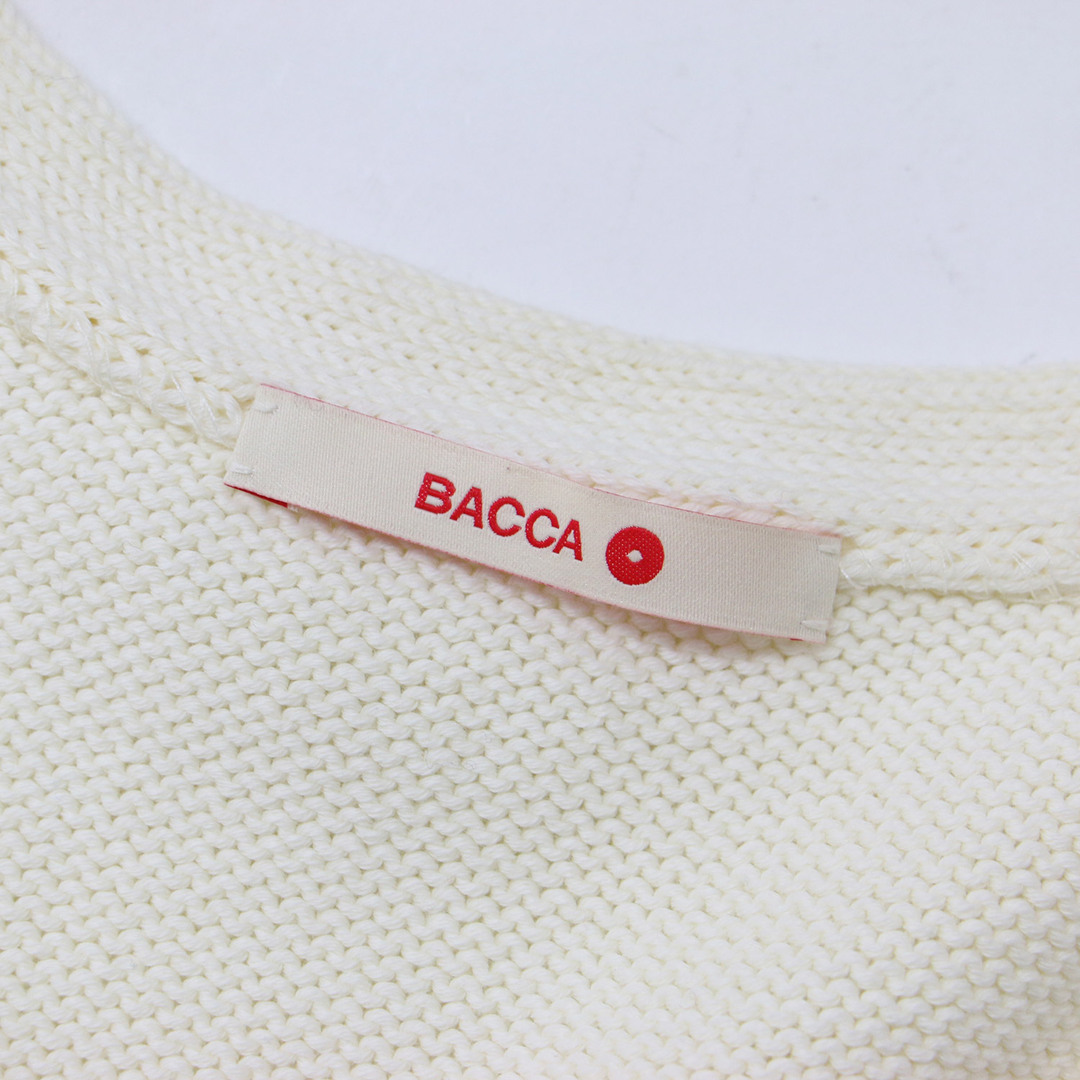 BACCA(バッカ)の美品 BACCA バッカ ニット ベスト サマーニット 23年春夏 クリーム サイズ:S(9号) ノースリーブ Vネック コットン 綿 トップス シンプル 無地【レディース】【中古】 レディースのトップス(ベスト/ジレ)の商品写真