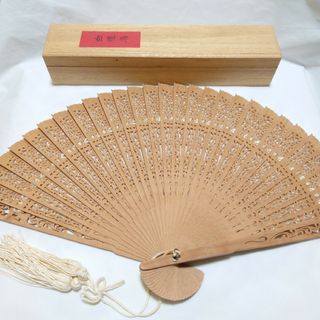 《新品未使用》高級 白檀扇子 木箱入り ヴィンテージ品(その他)