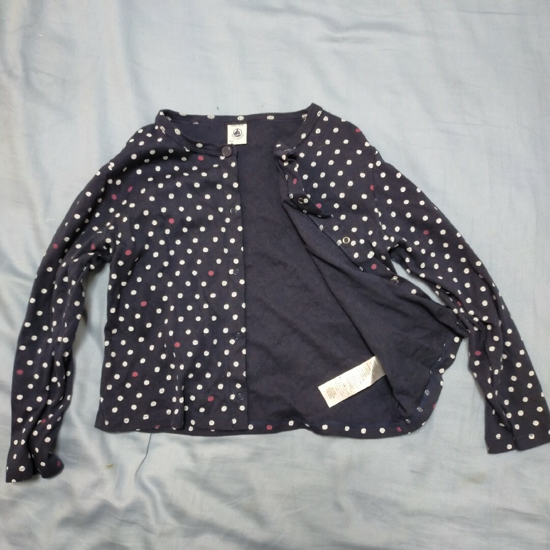 PETIT BATEAU(プチバトー)のPETIT BATEAU プチバトー ドット長袖シャツ 長袖トップス 6ans キッズ/ベビー/マタニティのキッズ服女の子用(90cm~)(カーディガン)の商品写真