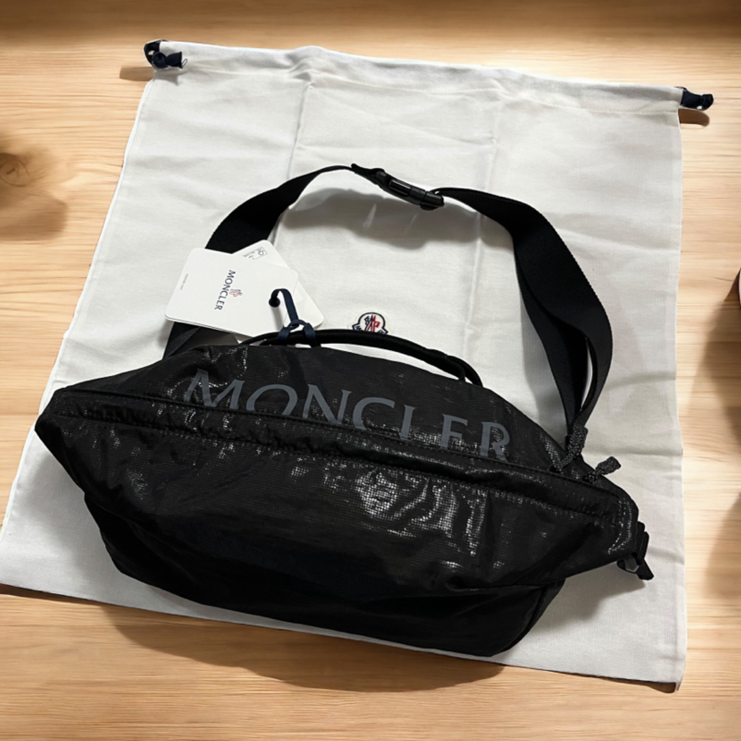 MONCLER(モンクレール)の新品正規品！MONCLER ALCHEMY ロゴ ベルトバッグ メンズのバッグ(ボディーバッグ)の商品写真