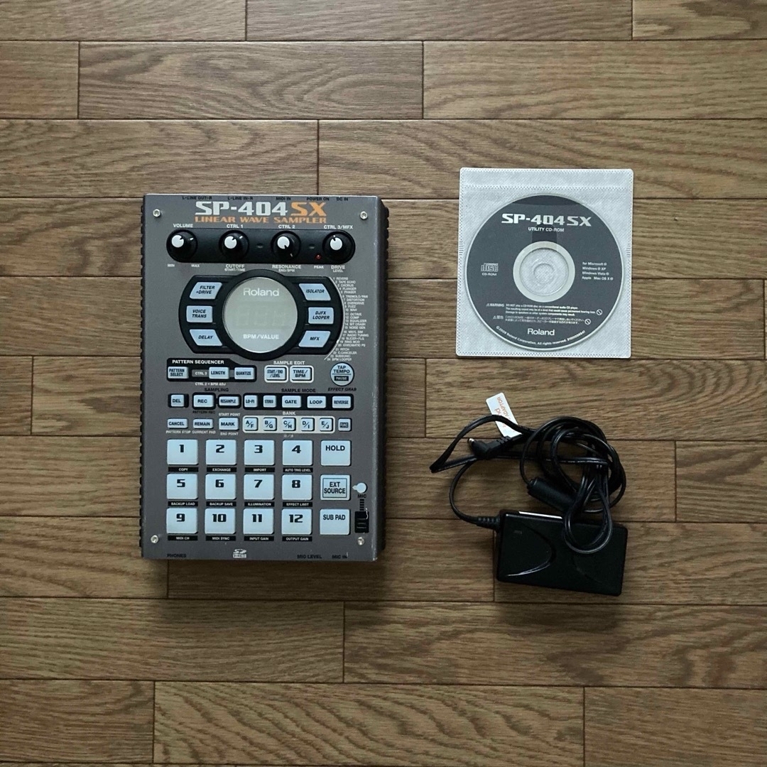 Roland(ローランド)のRoland SP-404SX 本体 楽器のDJ機器(その他)の商品写真