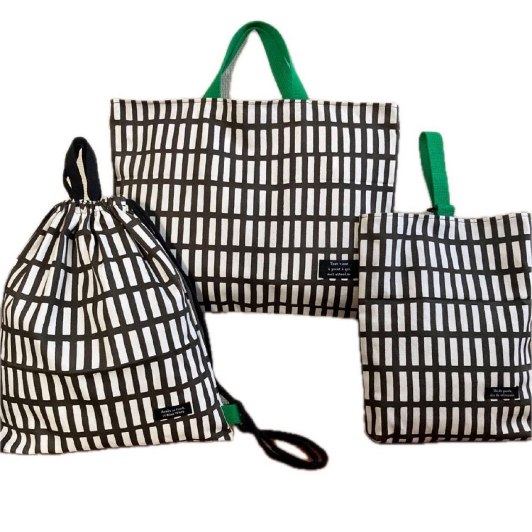 入園入学用品　ハンドメイド　レッスンバッグ　上履き入れ　体操着袋　３点セット ハンドメイドのキッズ/ベビー(外出用品)の商品写真