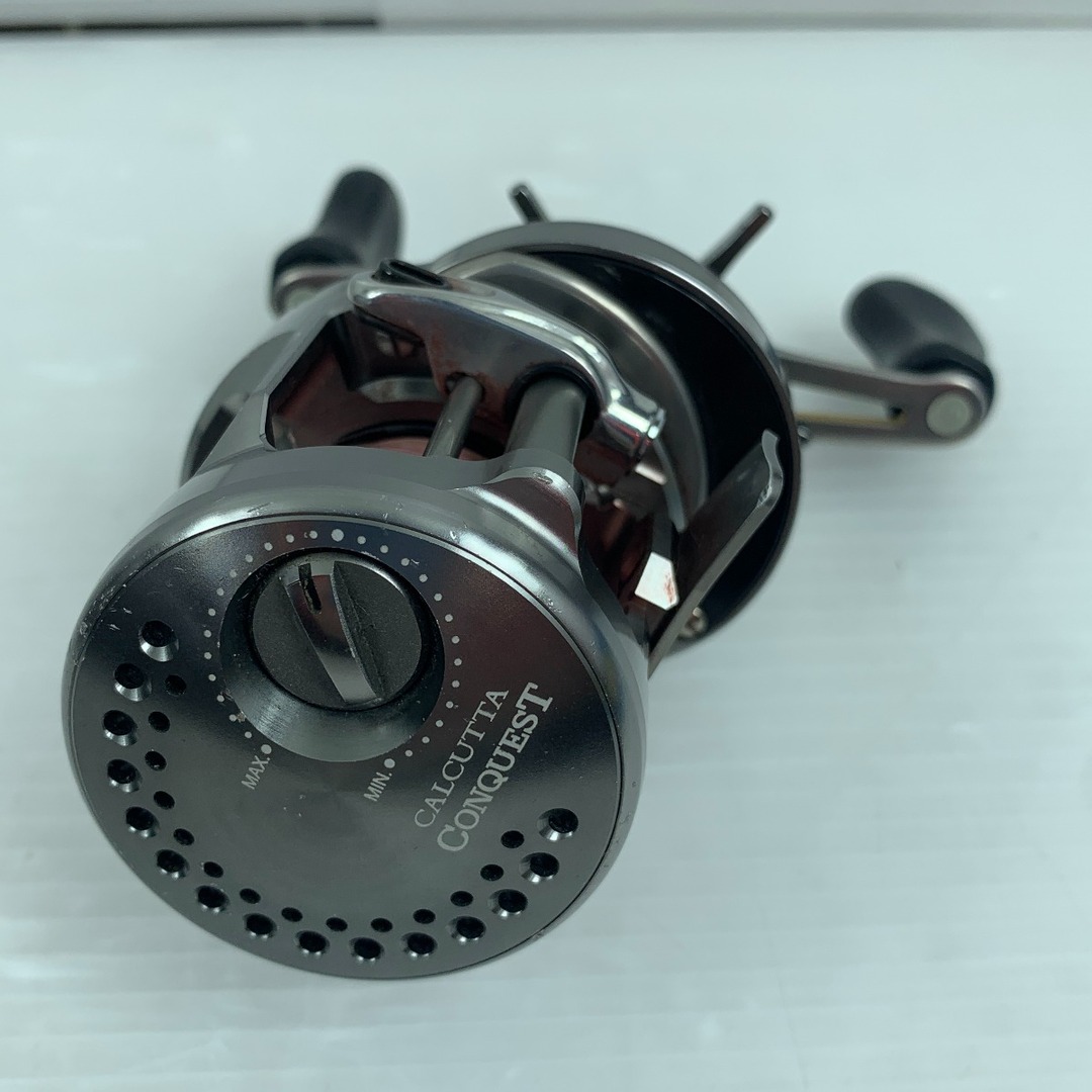 ττSHIMANO シマノ ベイトリール キズ有 17カルカッタコン ττSHIMANO シマノ ベイトリール キズ有 17カルカッタコン