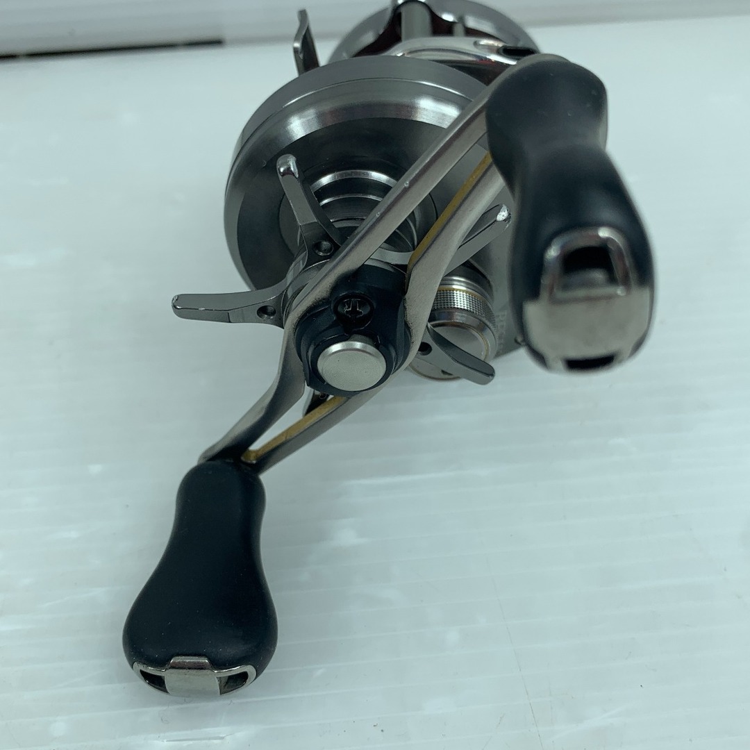ττSHIMANO シマノ ベイトリール キズ有 17カルカッタコン ττSHIMANO シマノ ベイトリール キズ有 17カルカッタコン