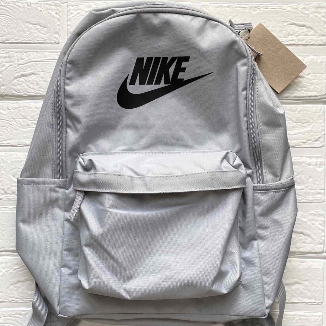 ナイキ NIKE バックパック リュック グレー 25リットル 新品 タグ付き