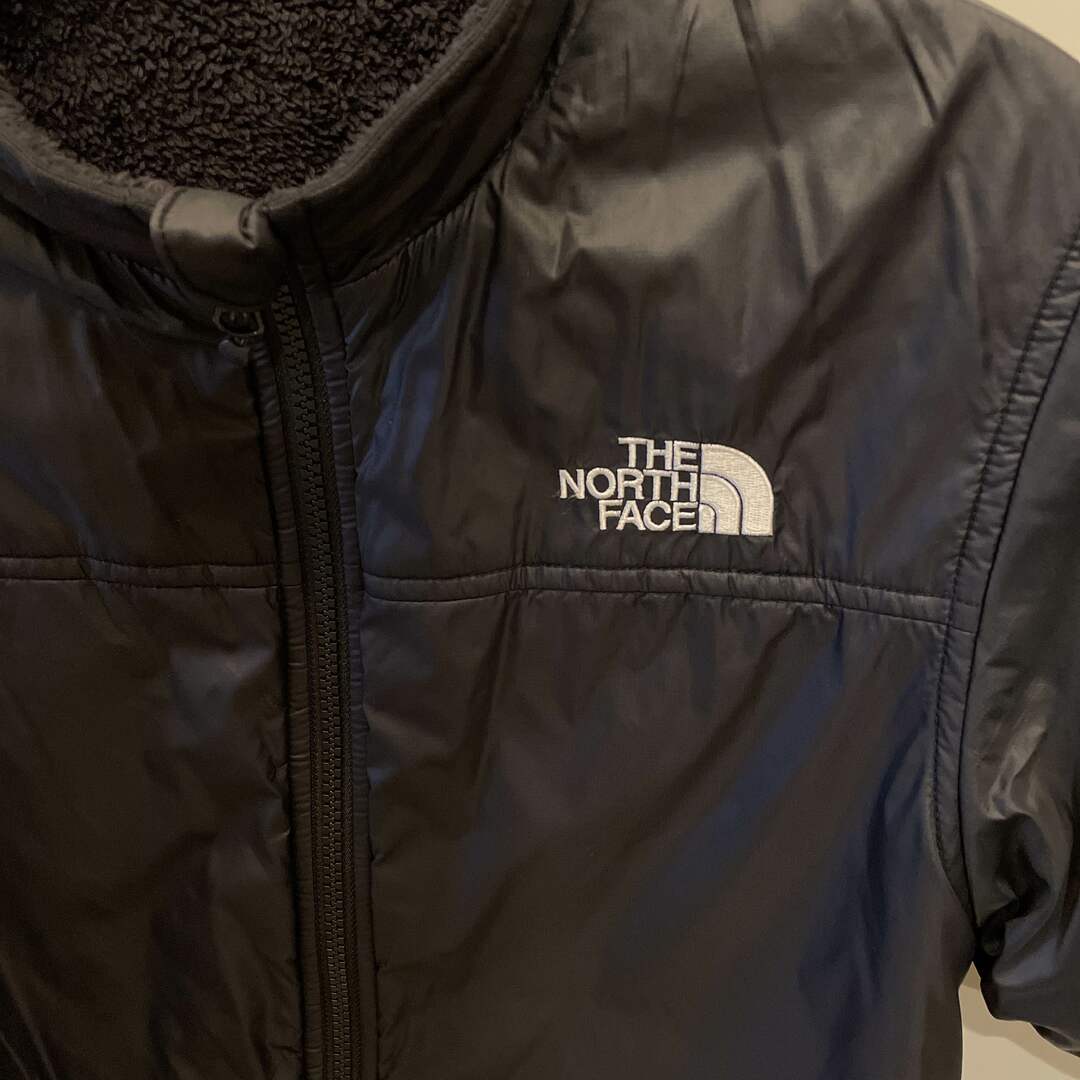 THE NORTH FACE(ザノースフェイス)の【150㎝】美品　ノースフェイス リバーシブルコージージャケット キッズ キッズ/ベビー/マタニティのキッズ服女の子用(90cm~)(ジャケット/上着)の商品写真