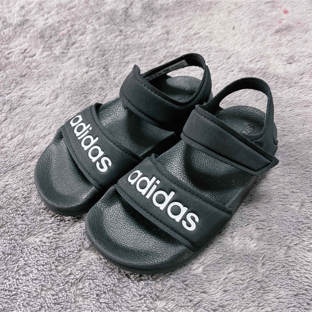 adidas(アディダス)のadidas キッズ サンダル キッズ/ベビー/マタニティのキッズ靴/シューズ(15cm~)(サンダル)の商品写真