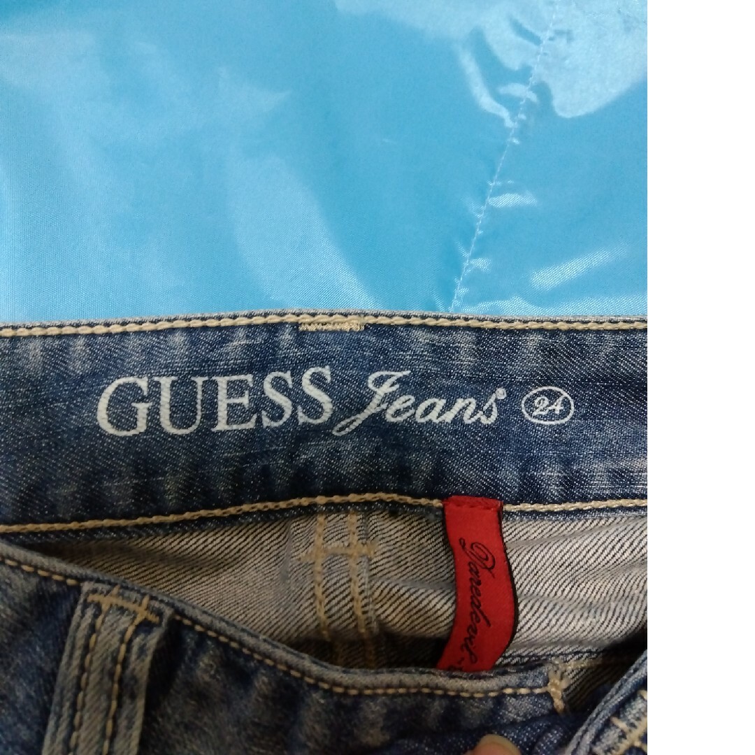 GUESS(ゲス)のGUESS ジーンズ　24 訳あり　中古 メンズのパンツ(デニム/ジーンズ)の商品写真