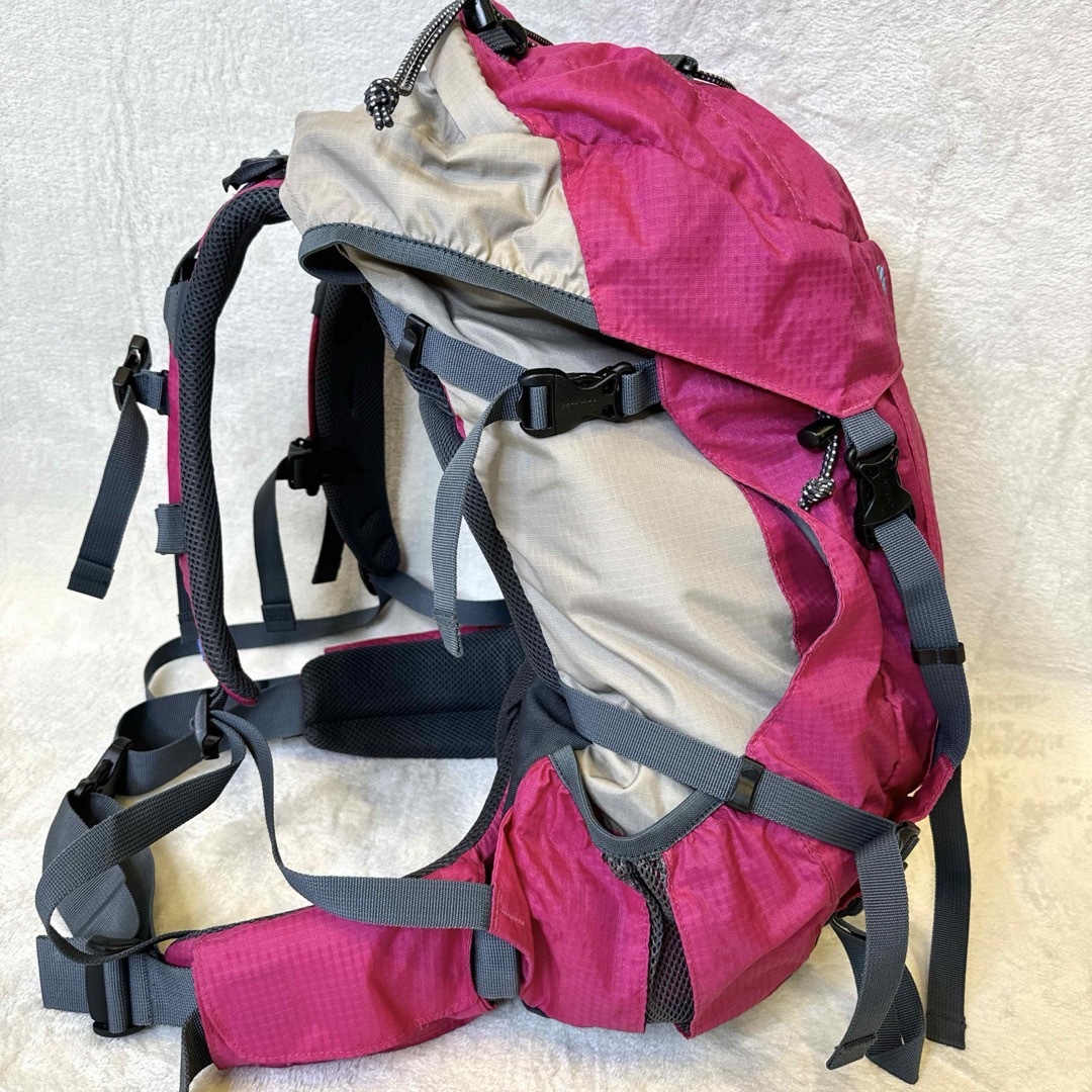 karrimor(カリマー)の【匿名配送】karrimor　リュック　ridge SL30 ピンク 登山 スポーツ/アウトドアのアウトドア(登山用品)の商品写真